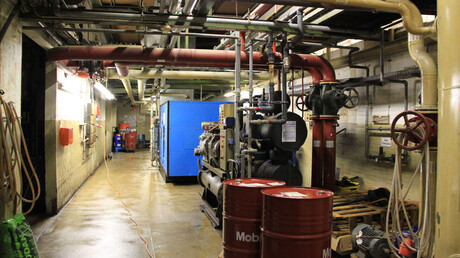 ZF Friedrichshafen에 있는 구형 압축 공기 스테이션