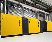 독일 만힝 폐수 처리 공장의 로터리 로브 블로워 스테이션.