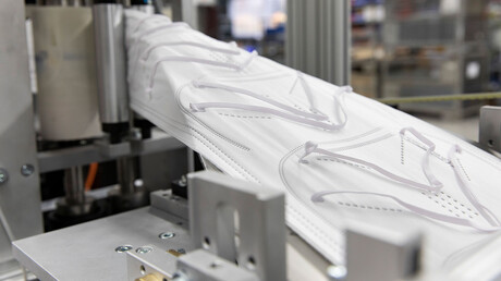 Unimatic에서 생산 중인 FFP2 보호 마스크.